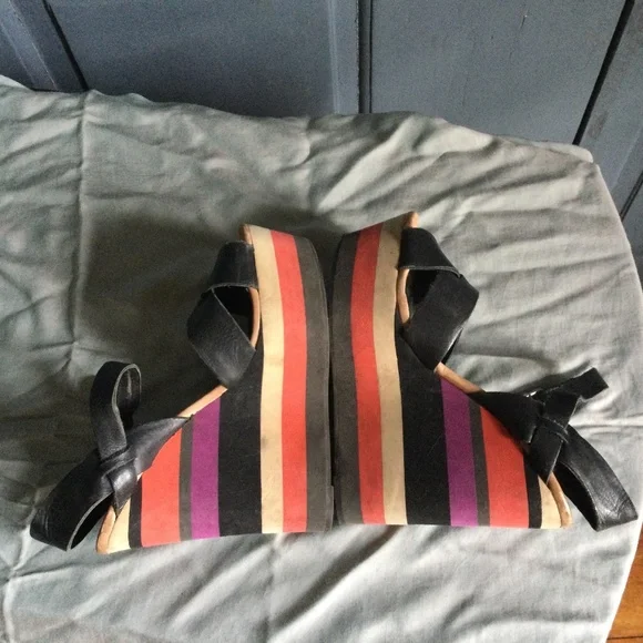 Steve Madden leather platform wedge sandals black with striped bottoms size 6m - Picture 4 of 11